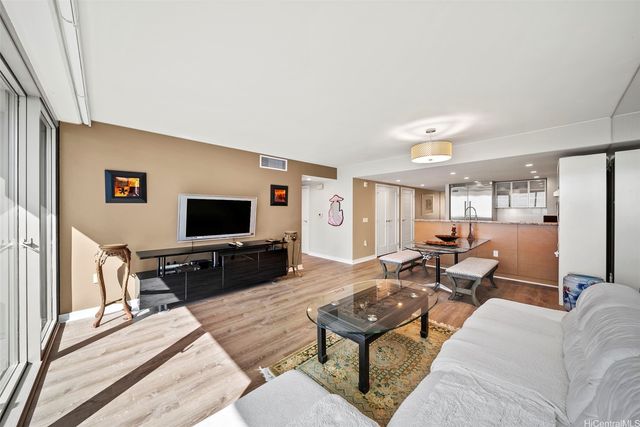 1177 Queen Street 4002, Honolulu, HI 96814