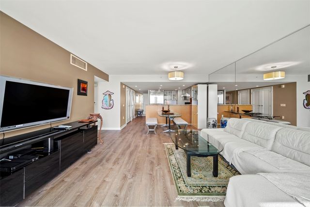 1177 Queen Street 4002, Honolulu, HI 96814