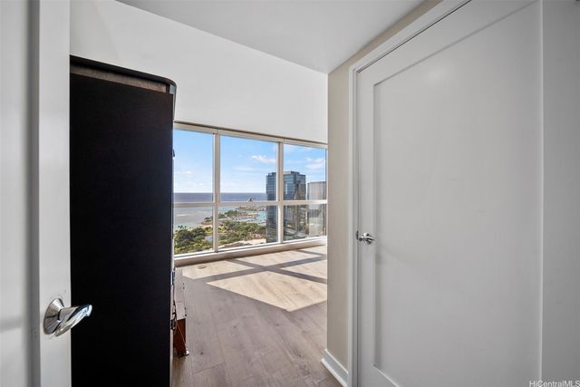 1177 Queen Street 4002, Honolulu, HI 96814