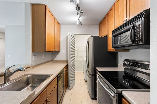 272 Alexandra Drive Unit 16, Mount Pleasant, SC 29464