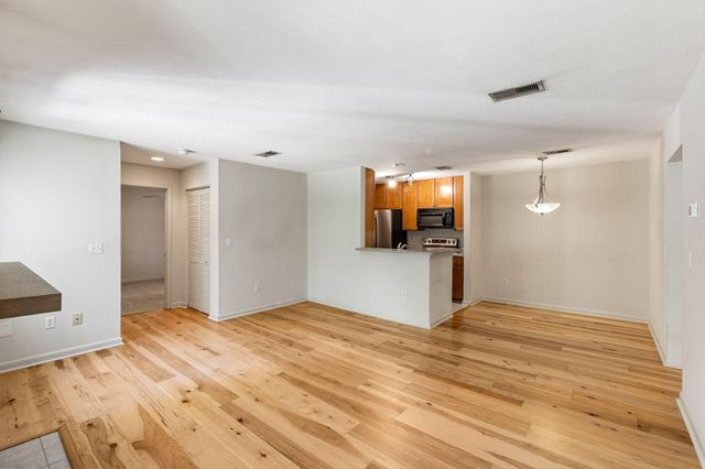 272 Alexandra Drive Unit 16, Mount Pleasant, SC 29464