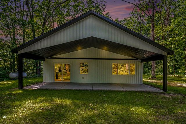 9066 Agawa Trail, Howard City, MI 49329