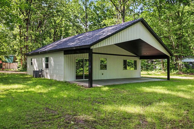 9066 Agawa Trail, Howard City, MI 49329