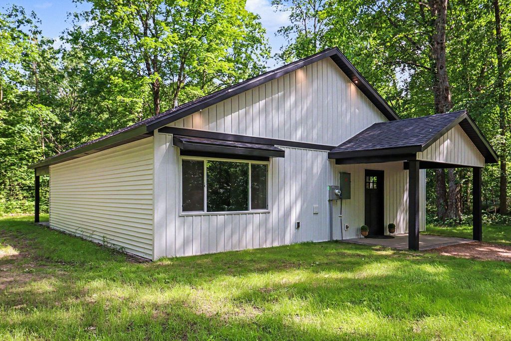 9066 Agawa Trail, Howard City, MI 49329