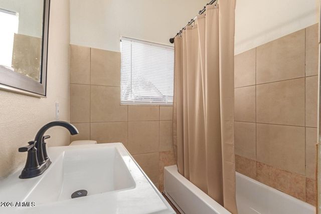 3430 E Cambridge Avenue, Phoenix, AZ 85008
