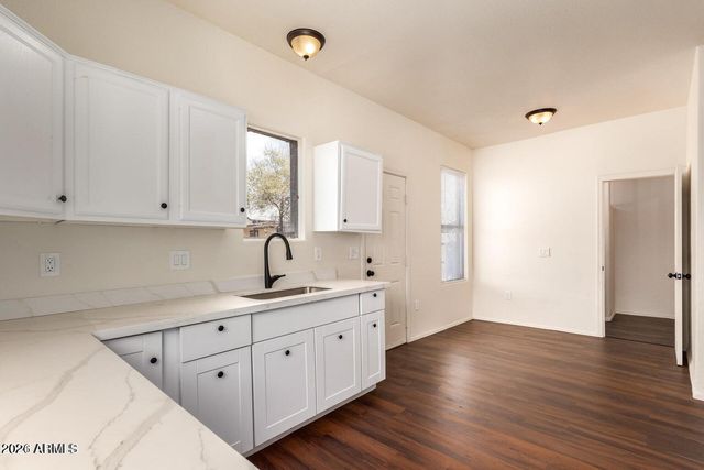 3430 E Cambridge Avenue, Phoenix, AZ 85008