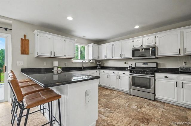 1134 Brookside Court, Oxford, MI 48371