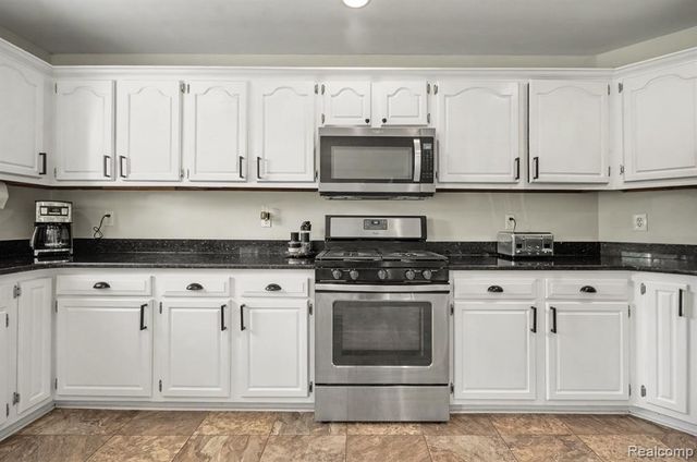 1134 Brookside Court, Oxford, MI 48371