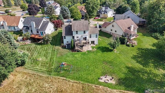 1134 Brookside Court, Oxford, MI 48371