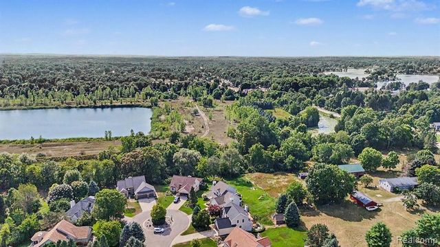 1134 Brookside Court, Oxford, MI 48371