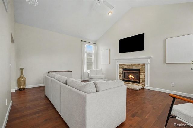 1134 Brookside Court, Oxford, MI 48371
