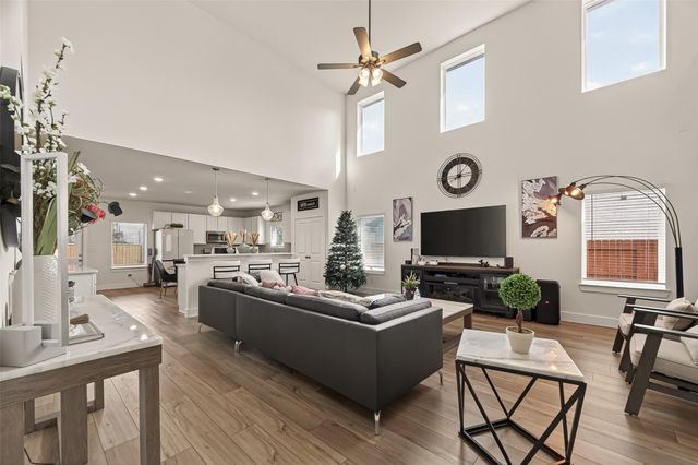 6311 Spanish Moss Dr, Pearland, TX 77584