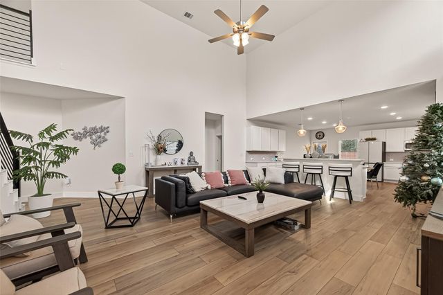 6311 Spanish Moss Dr, Pearland, TX 77584