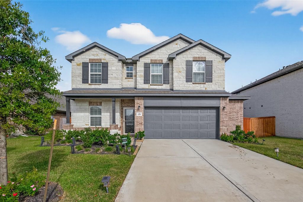 6311 Spanish Moss Dr, Pearland, TX 77584