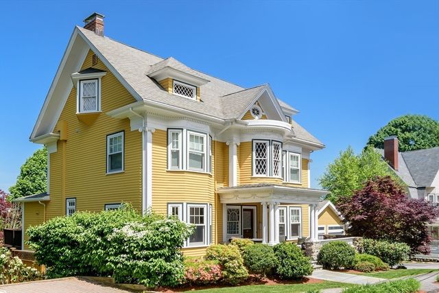 57 Waban Hill Rd N, Newton, MA 02467