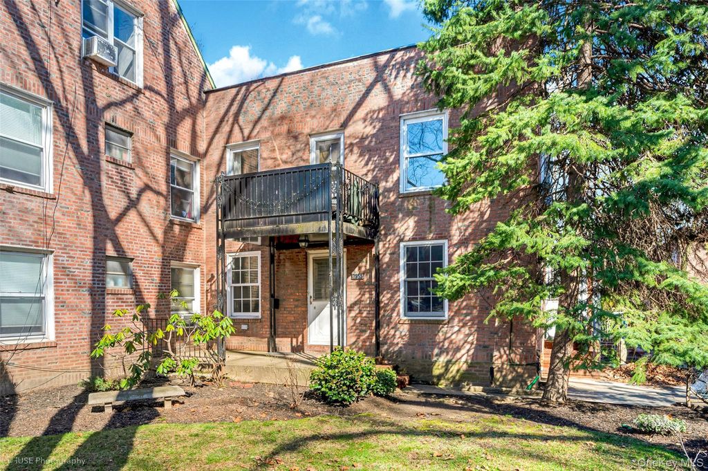 3955 44th Street, Sunnyside, NY 11104