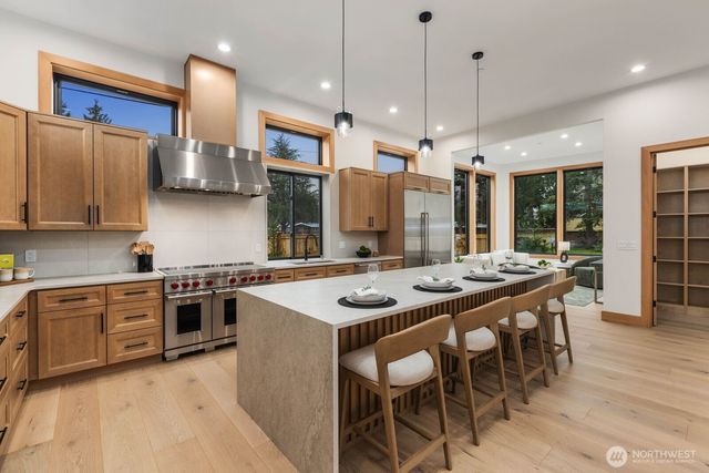 1207 145th Avenue SE, Bellevue, WA 98007