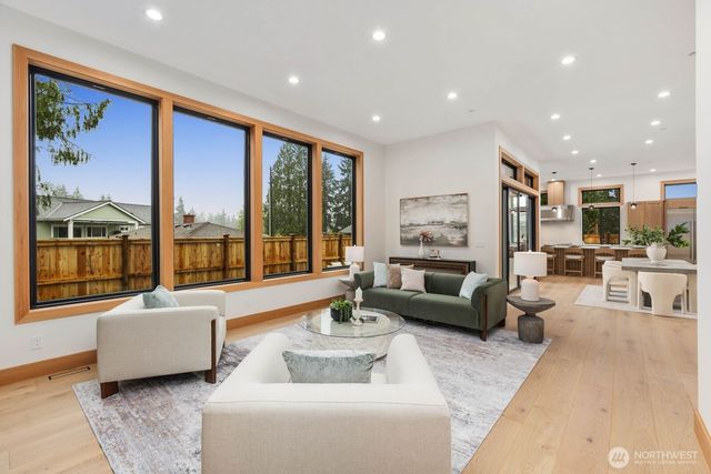 1207 145th Avenue SE, Bellevue, WA 98007