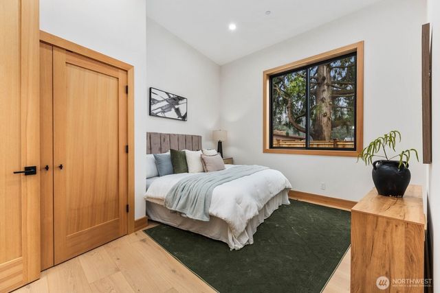 1207 145th Avenue SE, Bellevue, WA 98007