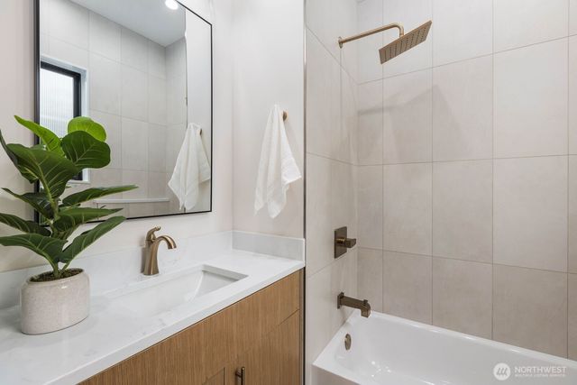 1207 145th Avenue SE, Bellevue, WA 98007