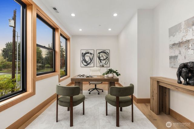 1207 145th Avenue SE, Bellevue, WA 98007