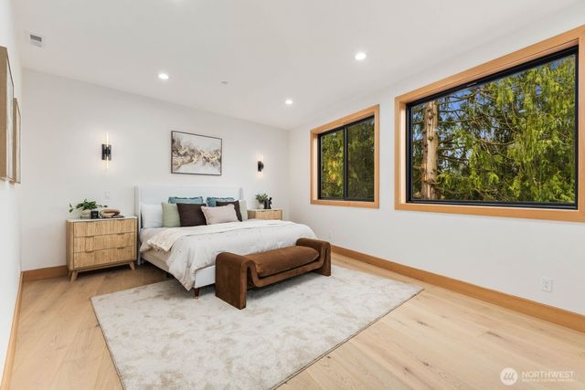 1207 145th Avenue SE, Bellevue, WA 98007
