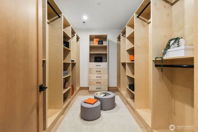 1207 145th Avenue SE, Bellevue, WA 98007