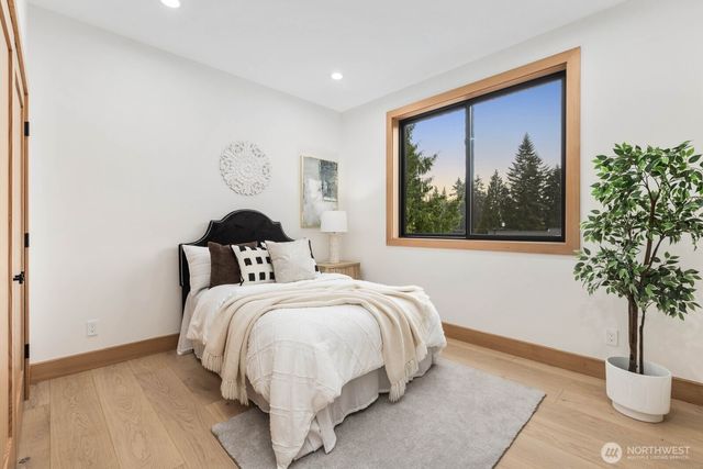 1207 145th Avenue SE, Bellevue, WA 98007