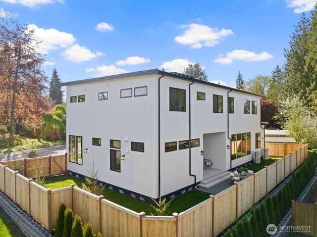 1207 145th Avenue SE, Bellevue, WA 98007