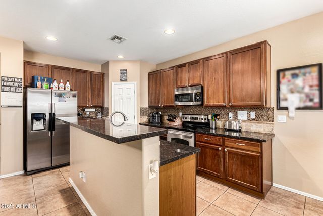 8008 S 53RD Lane, Laveen, AZ 85339