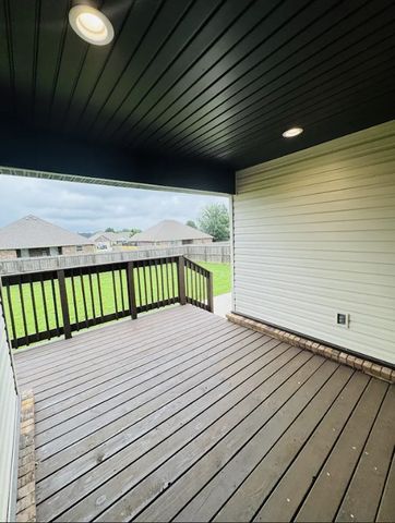 760 Madison Drive, Prairie Grove, AR 72753
