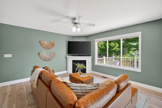 875 SE Bobwhite Lane, Waukee, IA 50263