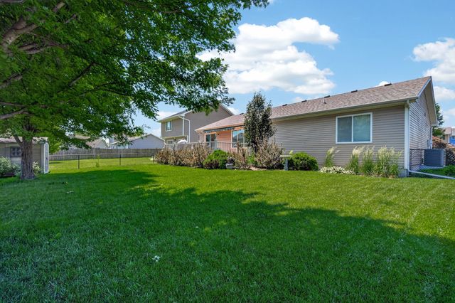 875 SE Bobwhite Lane, Waukee, IA 50263
