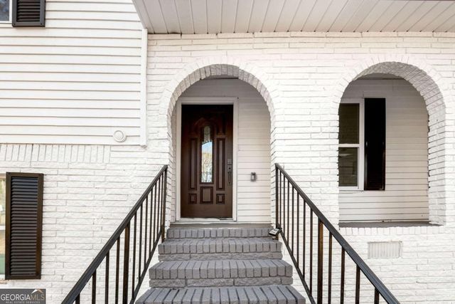 5169 Oxbow Road, Stone Mountain, GA 30087