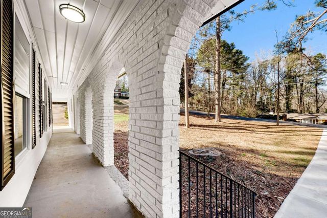 5169 Oxbow Road, Stone Mountain, GA 30087