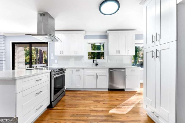 5169 Oxbow Road, Stone Mountain, GA 30087