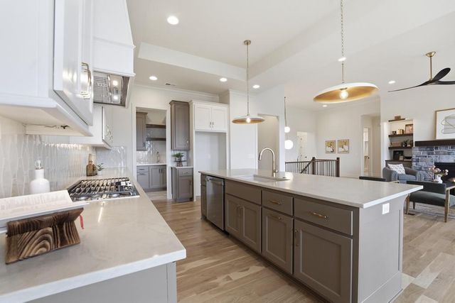 25541 W 114th Terrace, Olathe, KS 66061