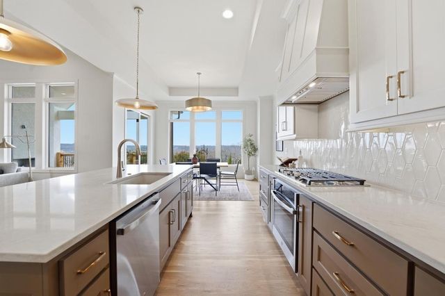 25541 W 114th Terrace, Olathe, KS 66061