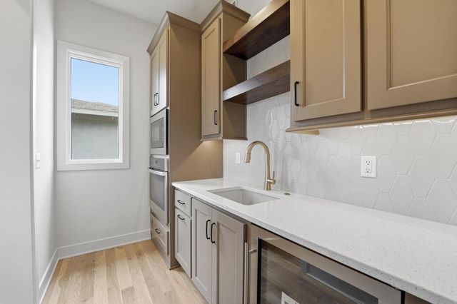 25541 W 114th Terrace, Olathe, KS 66061