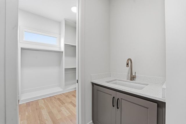 25541 W 114th Terrace, Olathe, KS 66061