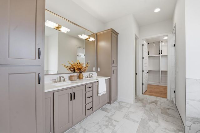 25541 W 114th Terrace, Olathe, KS 66061