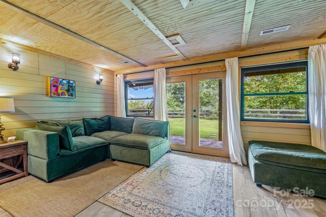 250 Burt Blackwell Road, Mill Spring, NC 28756