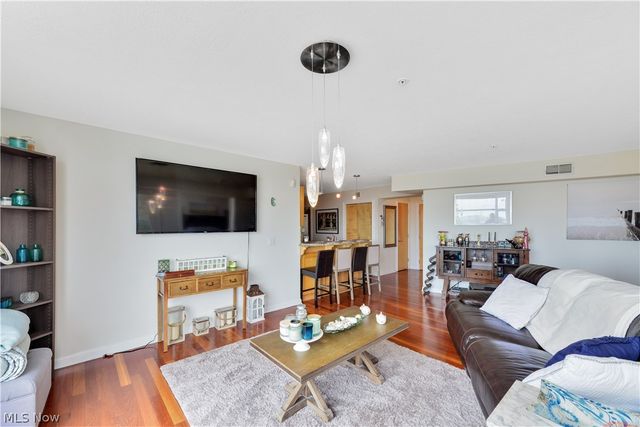 2222 Detroit Avenue 907, Cleveland, OH 44113