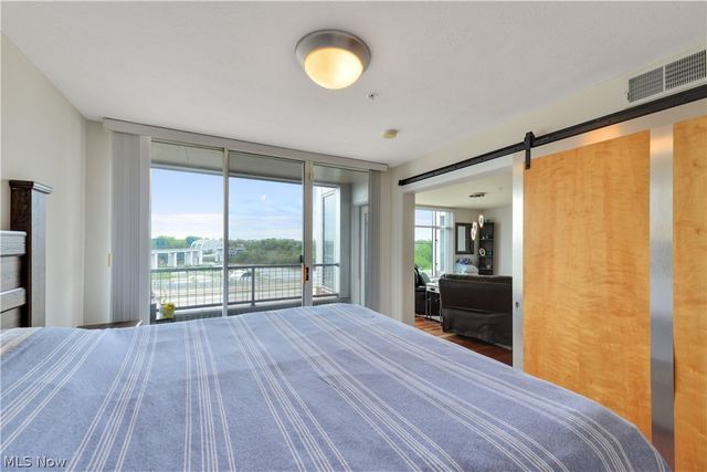 2222 Detroit Avenue 907, Cleveland, OH 44113