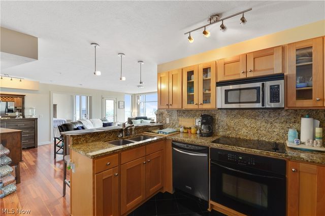 2222 Detroit Avenue 907, Cleveland, OH 44113