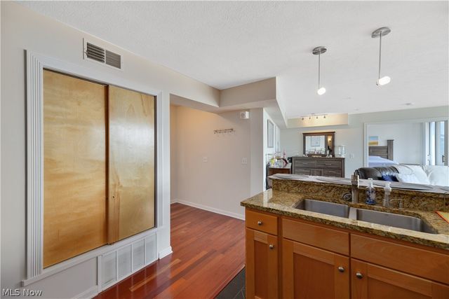 2222 Detroit Avenue 907, Cleveland, OH 44113