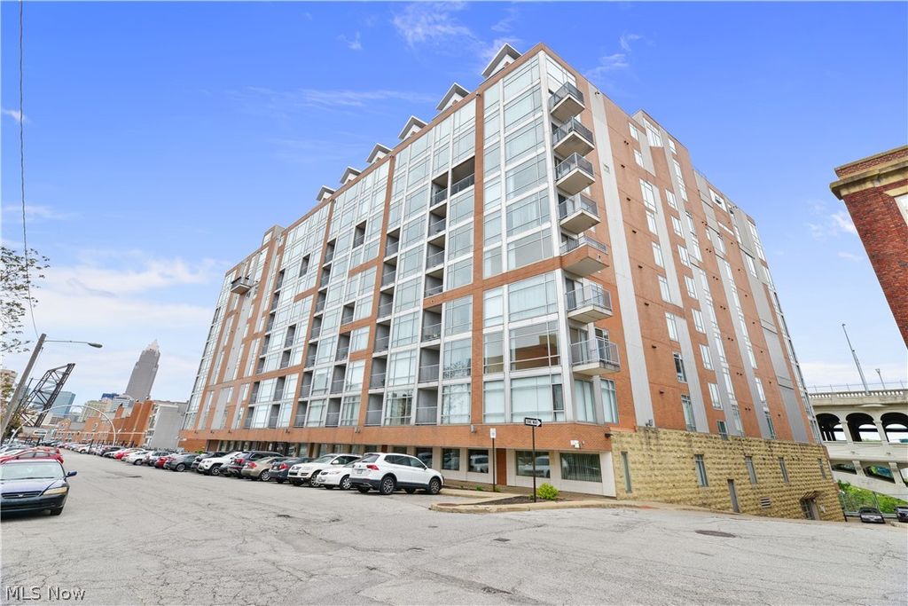 2222 Detroit Avenue 907, Cleveland, OH 44113