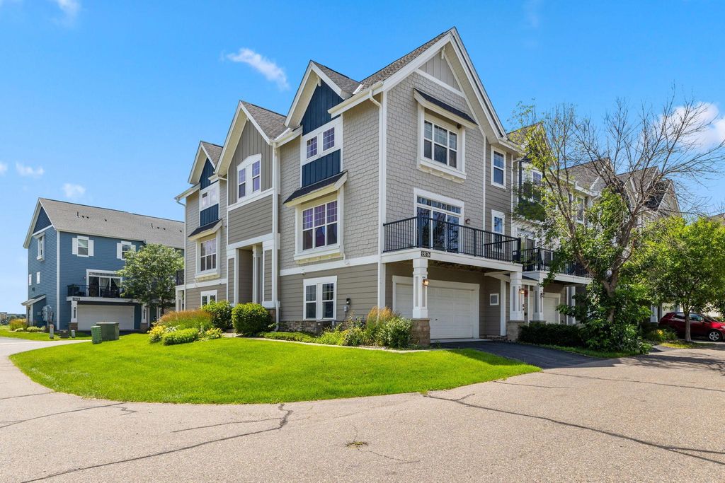 15576 Early Bird Circle 1504, Apple Valley, MN 55124