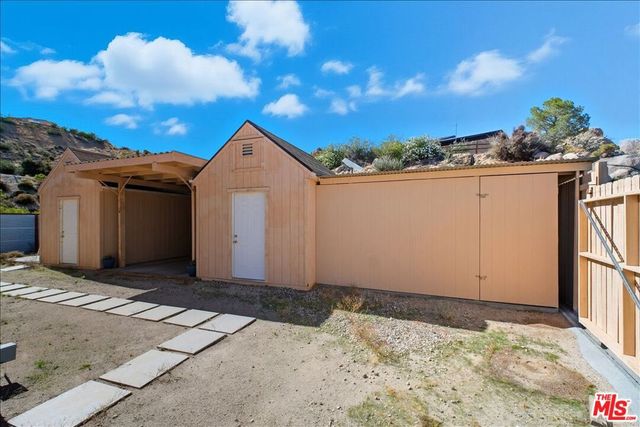5935 Buena Suerte Road, Yucca Valley, CA 92284