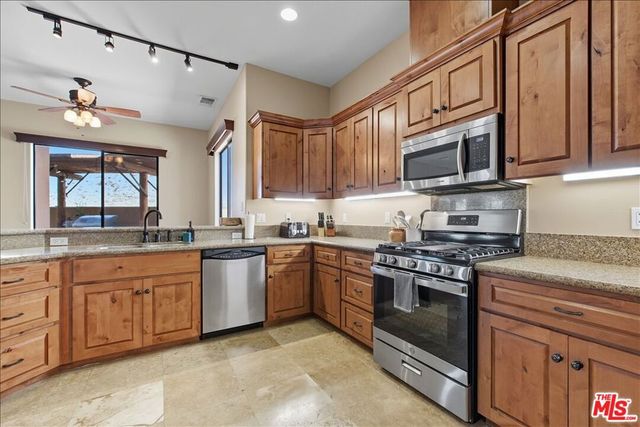 5935 Buena Suerte Road, Yucca Valley, CA 92284